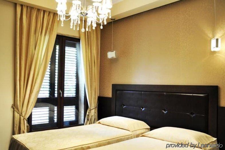 Oxford 4* Tirana
