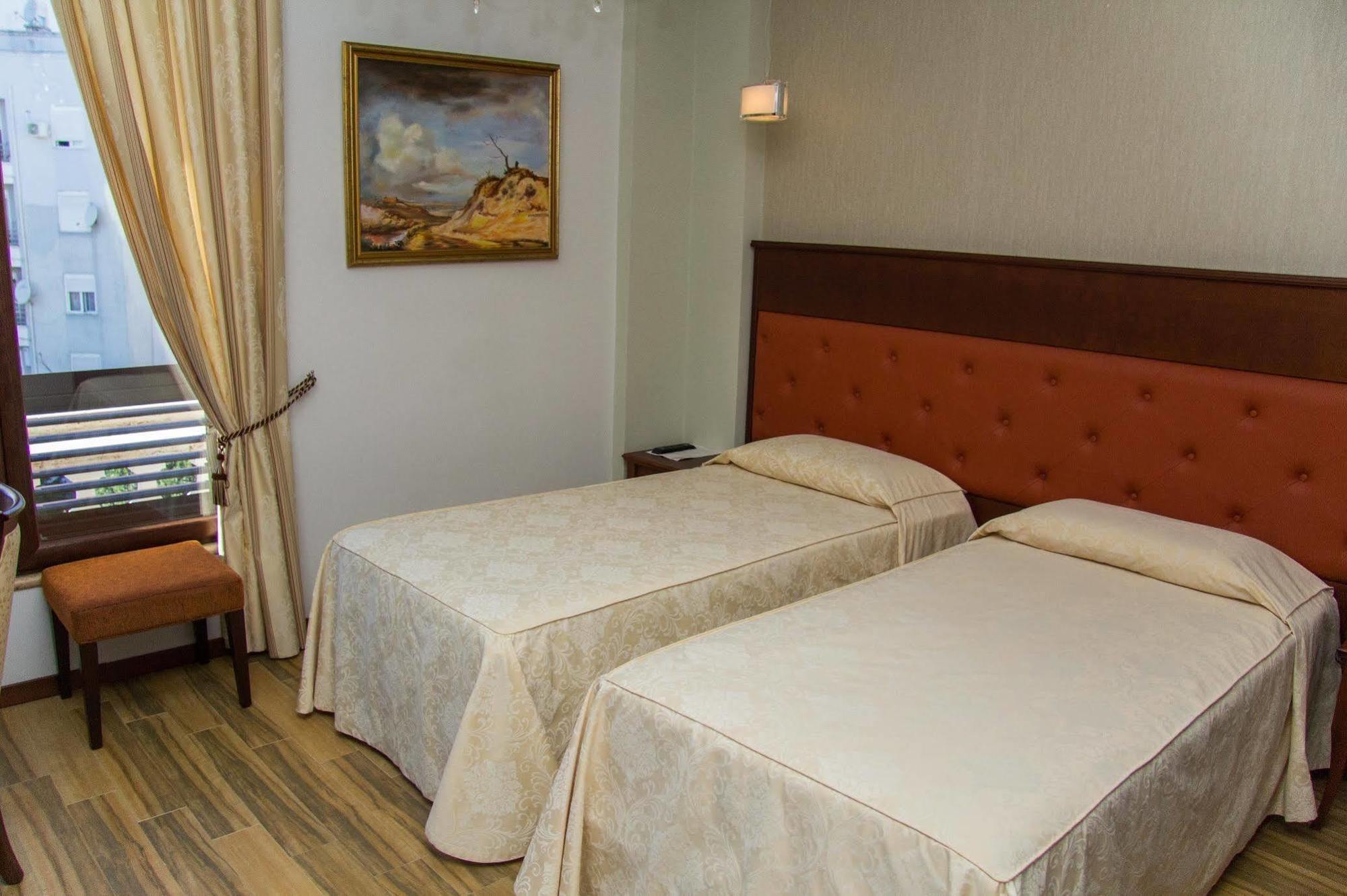 Hotel Oxford Tirana